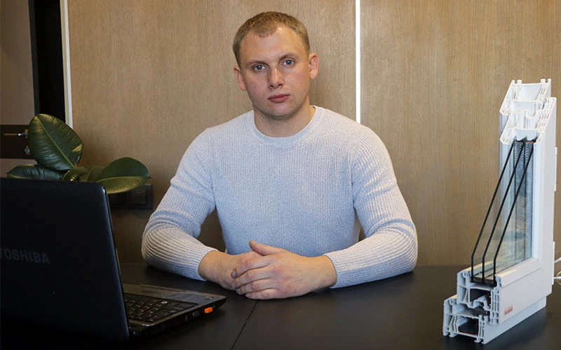 Консультація та ремонт вікон, балконів та дверей за доступними цінами в Києві Я, директор і запевняю що роботи з ремонту вікон, дверей обійдуться набагато дешевше.
